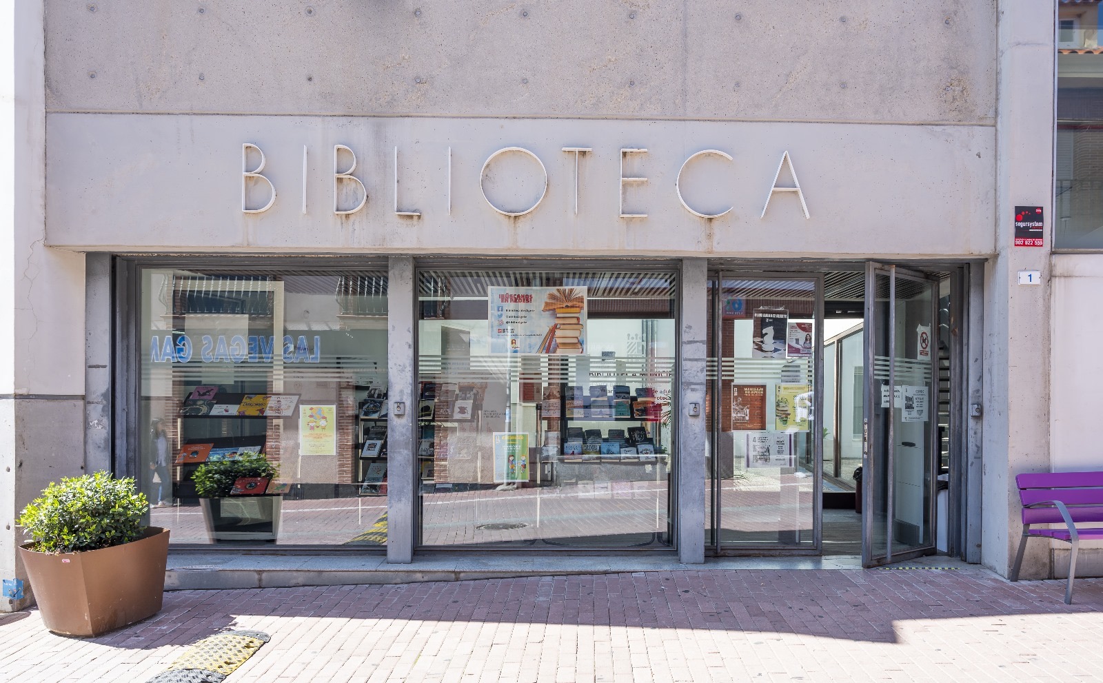 FOTO NP 45 SEMANA DEL LIBRO